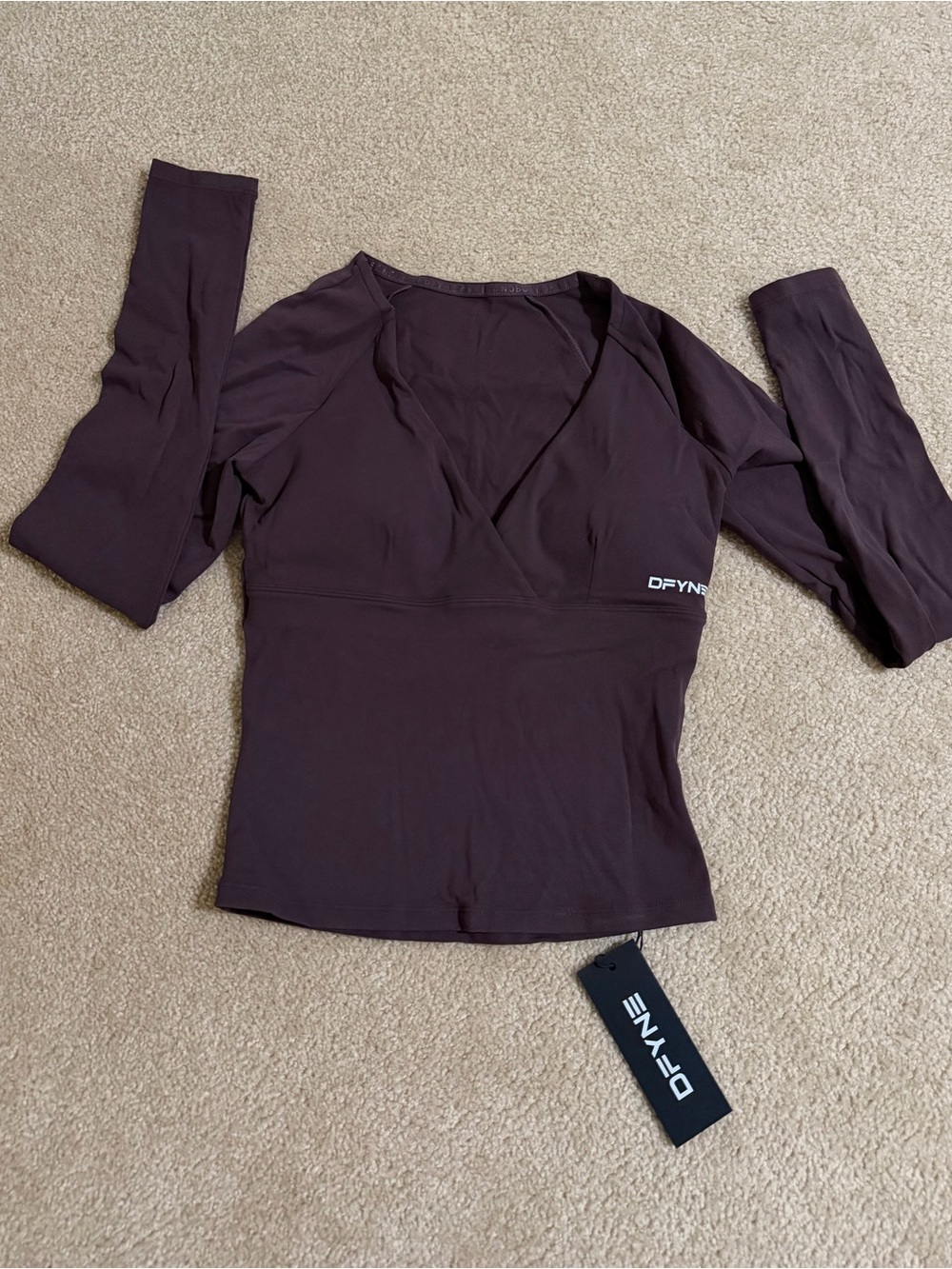 Dfyne Origin Long Sleeve V-Neck Top